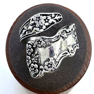 VTG Silver Plated Flower Textured Bypass Design Spoon Ring Size 8.5 Fit